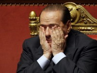 Tužitelji traže skoro četiri godine zatvora za Berlusconija