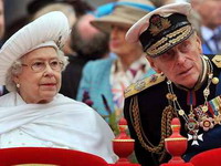 Kraljica Elizabetha i vojvoda Philip slave 65. godišnjicu braka