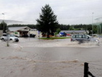 Stotine ljudi evakuirano zbog poplava