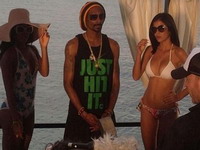 Snoop Doog na Zrću uživa u društvu zgodnih djevojaka