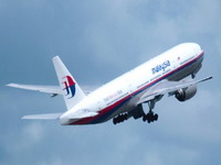 Vlade obećale da neće odustati od potrage za malezijskim avionom