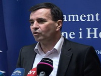 Omer Vatrić prešao u SDP, stranku napustilo više političara
