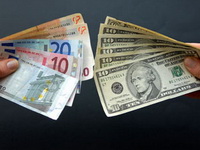 Euro gubi trku sa dolarom