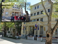 Ispred ureda u Mostaru Čović uklonio zastavu tzv. Herceg-Bosne i EU, ostao neustavan naziv