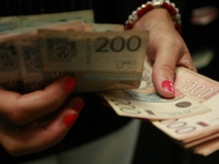 Od danas isplata 5.000 dinara pomoći penzionerima
