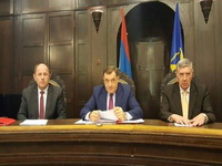 Predsjedništvo SNSD-a traži povlačenje Srba iz bh. organa i izvinjenje Srbiji