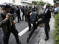 Nakon izbora u Parizu sukob policije i demonstranata