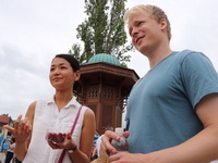 Turisti uživaju u Sarajevu: Ljubaznost i pristojne cijene nadomještaju nedostatke