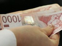 Prosečna neto zarada u Srbiji u februaru iznosila 81.000 dinara