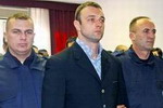Mandić na slobodi, bura u parlementu