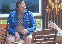 Maca u vezi sa bivšom ženom basiste „Dugmića“