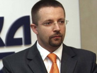 DSS: Tadić ne može da vodi spoljnu politiku