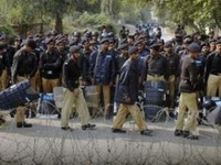 Pakistan: Policija opkolila kuću Benazir Buto