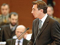 Pahor skinuo masku skromnosti