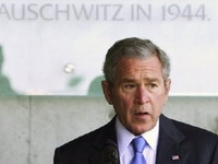 Bush: Amerika trebala bombardirati Auschwitz