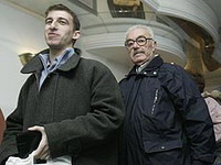 Do pola sata čekanja za besplatne akcije