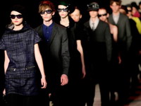 New York Fashion Week: Crno i kratko