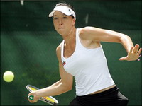 Čakvetadze predala, Jelena ide dalje
