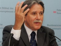 Fejtove izjave nisu obavezujuće za Srbe i Srbiju