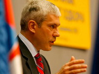 DS utvrdila listu, Dinkić obećava EU