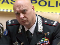 Političke vođe i dalje žele kontrolu nad policijom