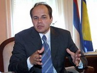 Osmanović protiv preglasavanja po pitanju nove himne i grba