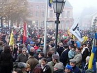 Hiljade demobilisanih boraca 17. juna pred zgradom Federalne vlade