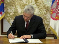 Tadić okleva u izboru mandatara