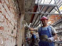 Radnici ginu, dok gazde jure profit