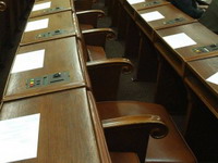 Odmor poslanika košta nas milion evra