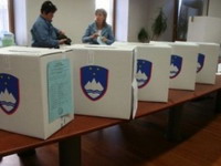 Slovenija: "Mrtva trka" SDS i SD