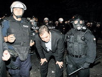 Dačić tvrdi da policija nije preterala u upotrebi sile