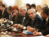 Prvo ugovor o prodaji NIS-a