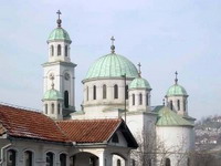 Muftija Kavazović osudio paljenje zastave na crkvi