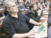 Poslanici o kalendaru LSV-a sa mapom „Vojvodina republika”