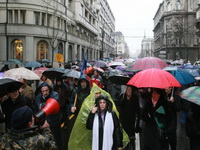 Bivsi radnici Robnih kuća protestuju ispred Skupštine