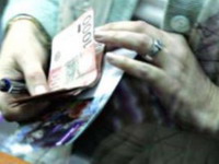 Dinar treći dan u usponu - kurs 91,8676