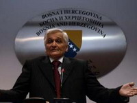 Špirić mimo zakona želi preuzeti kontrolu