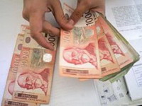 Prosečna plata u januaru 28.877 dinara, realni pad 17,9 odsto