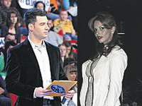 Sonja ga oblači i svlači!