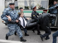 Policija rezbijala gej paradu u Moskvi