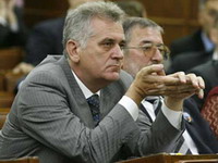 Srbiji su neophodni vanredni parlamentarni izbori