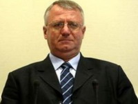 Šešelj osuđen za nepoštovanje suda