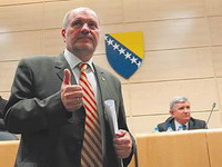 Mustafa Mujezinović: "Usvojeni zaključci suludi i neprovodivi!"