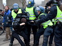 Neredi u Kopenhagenu: Policija upotrebila palice i suzavac