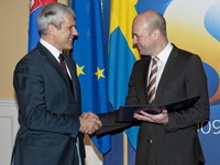 Tadić predao kandidaturu Srbije za EU