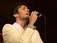 Kada zapne muzika, Enesu Ukiću ide nauka
