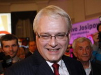 Ivo Josipović ubedljivo pobedio