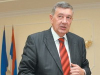 'Mesić ratno-huškačkim izjavama fantazira o ratu'