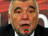 Još stižu reakcije na izjavu Stjepana Mesića o slanju vojske da onesposobi RS